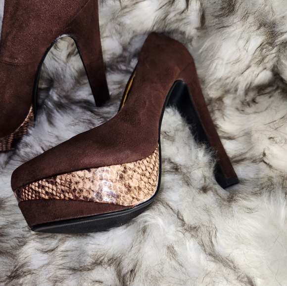 Brown snakeskin high heels - Picture 5 of 5